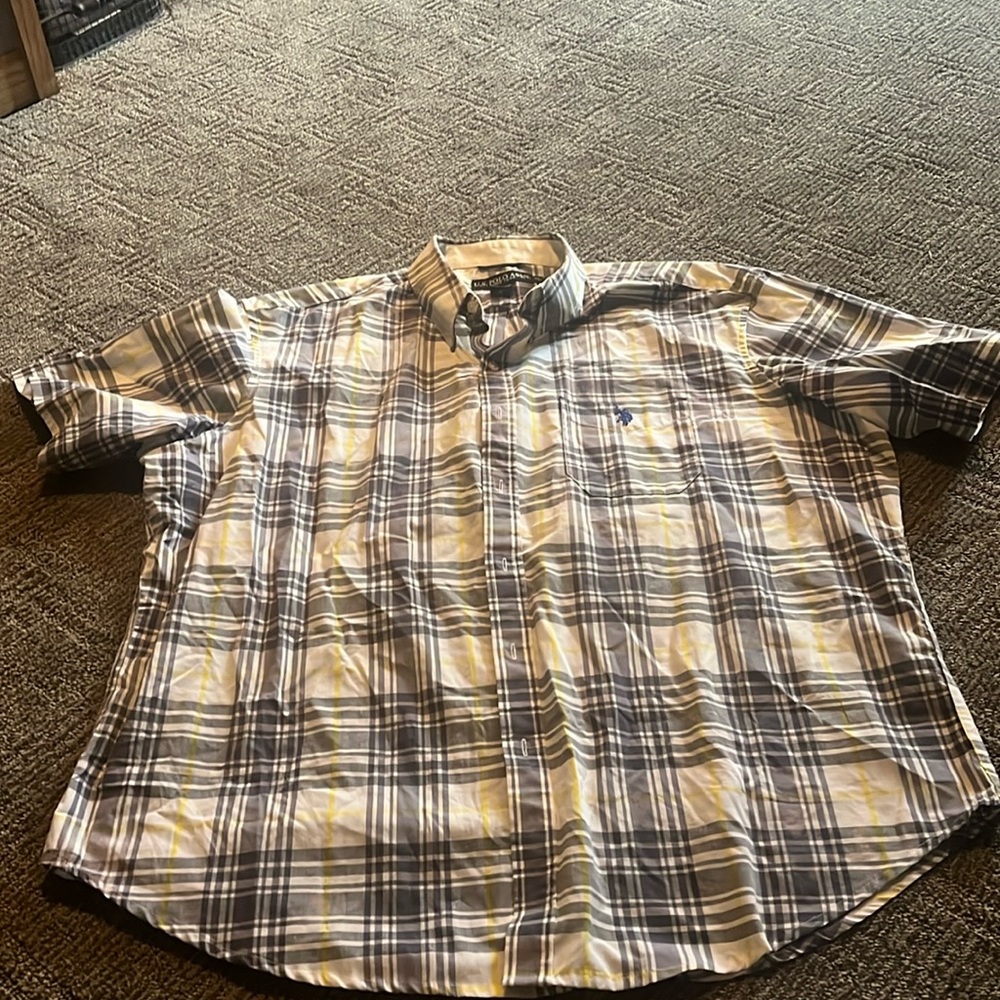 Men’s short sleeve button up XXL dress shirt